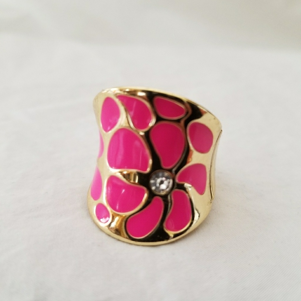 Gold tone ring - Picture 2 of 4